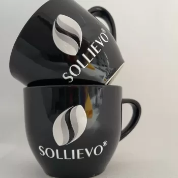 xícara personalizada preta para empresa 2